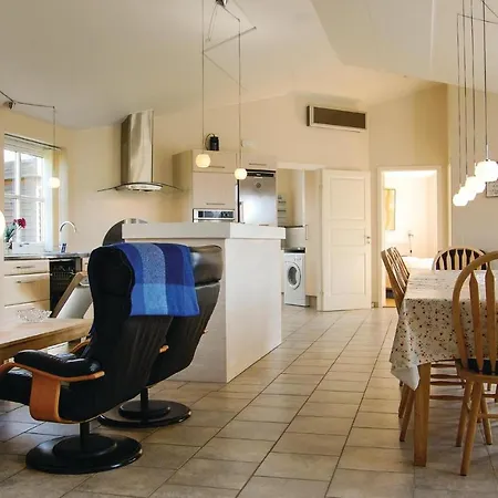 Toften Holiday home Humble